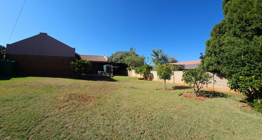  Bedroom Property for Sale in Langenhovenpark Free State